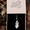 Collier long en argent recyclé. Bijou fait main feuilles de chêne.
